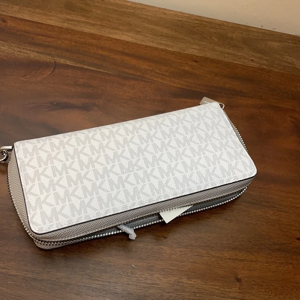 Michael Kors continental wallet large zip around